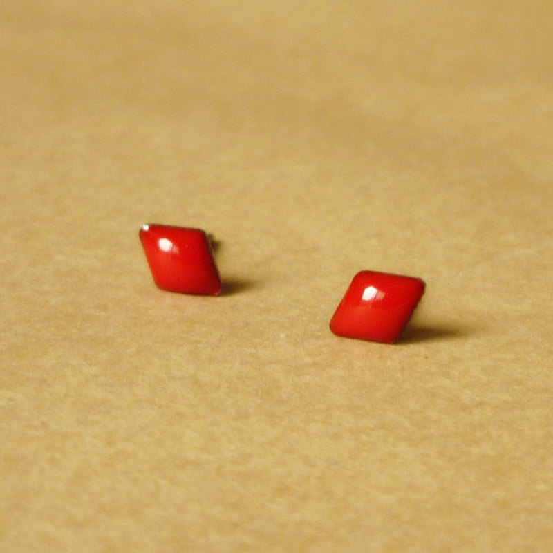 - Small Red Rhombus Stud Earrings - 4 Mm - Gift Under 10