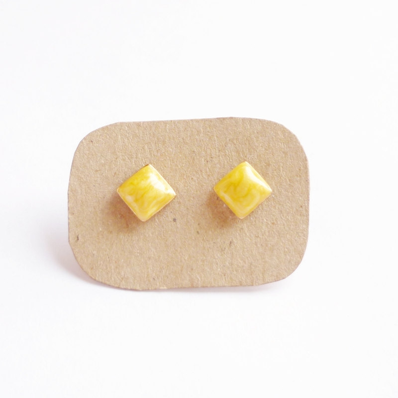 - Bright Pearl Yellow Rhombus Stud Earrings - 10 Mm - Gift Under 10